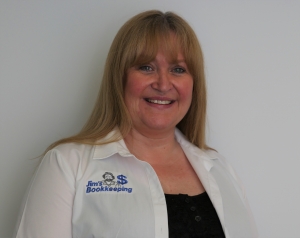 <b class="small-title text-center">KAREN GILES</b>