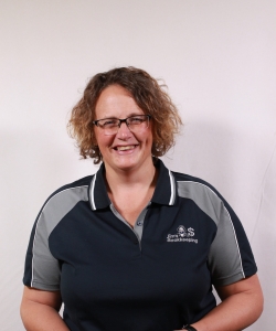 <b class="small-title text-center">Denise Kingston</b>