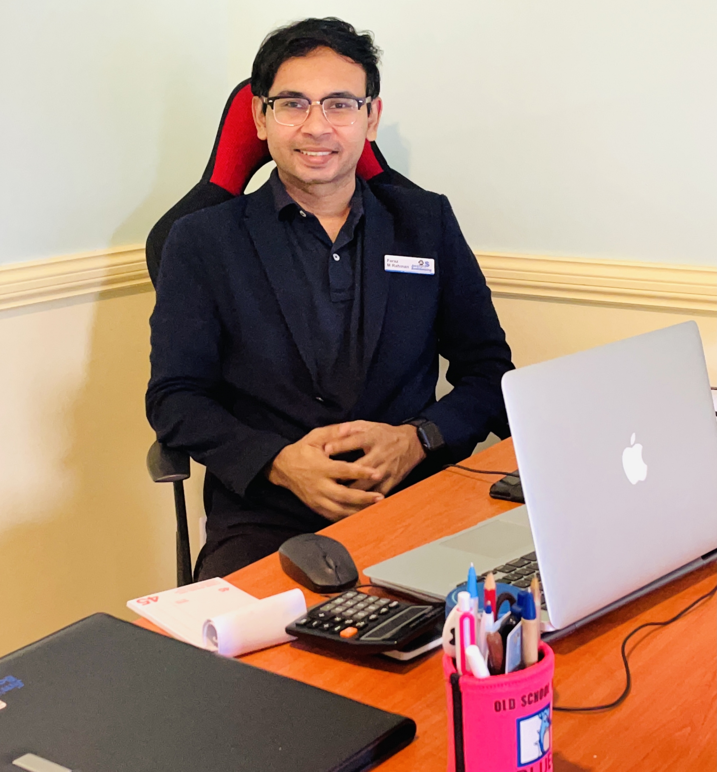 <b class="small-title text-center">Faraz M Rahman</b>