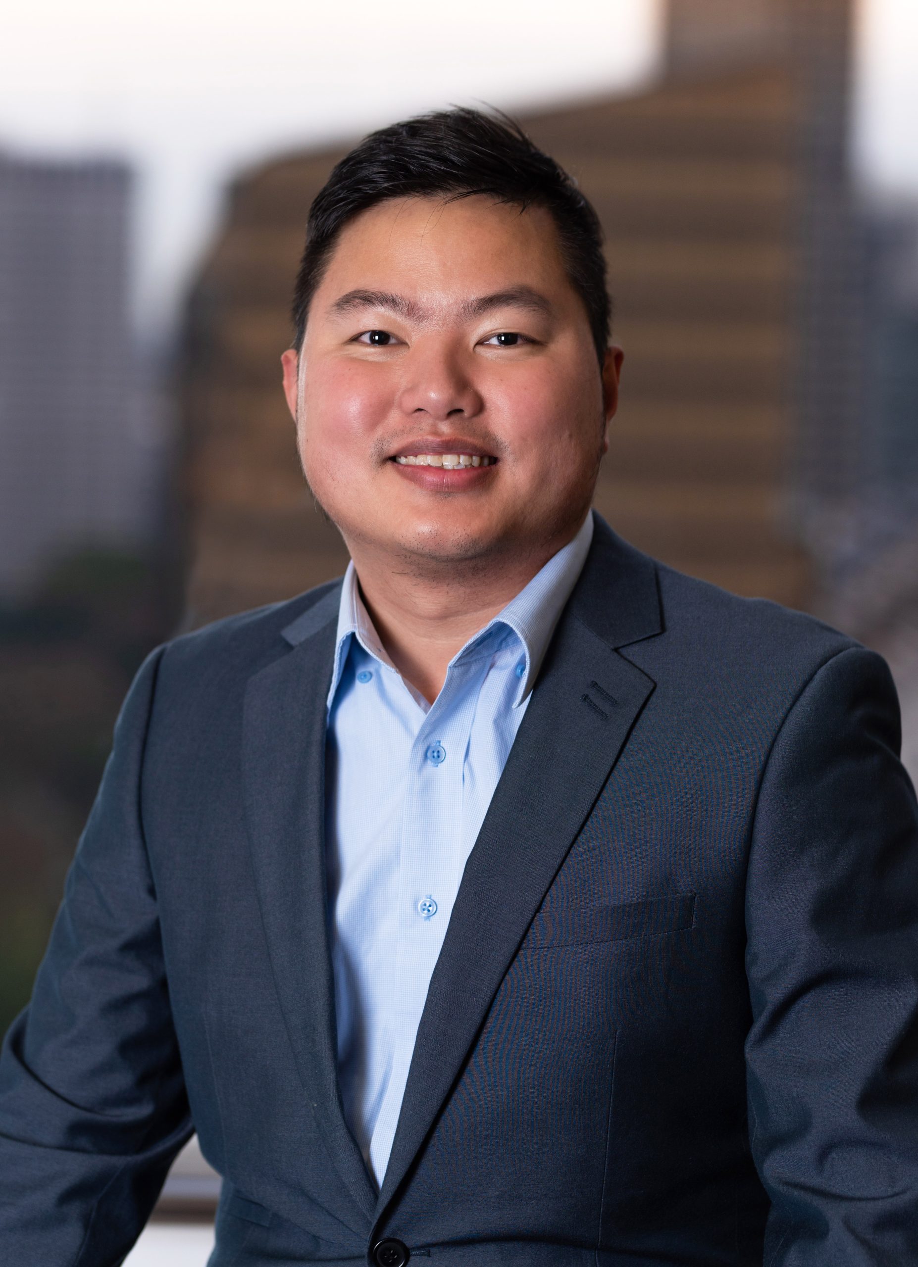 <b class="small-title text-center">CHARLIE NGUYEN</b>